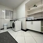 REP001 - APTO 1 Quarto com Acesso Direto para Praia, Super Completo e Confortável, Internet Rápida e Garagem