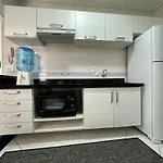 REP001 - APTO 1 Quarto com Acesso Direto para Praia, Super Completo e Confortável, Internet Rápida e Garagem