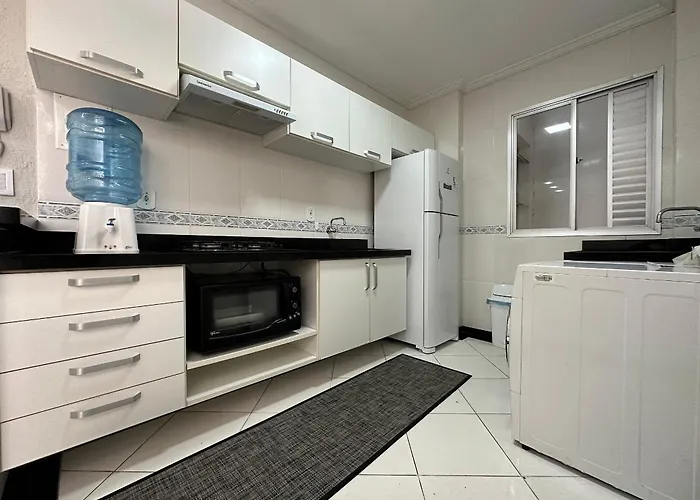 REP001 - APTO 1 Quarto com Acesso Direto para Praia, Super Completo e Confortável, Internet Rápida e Garagem